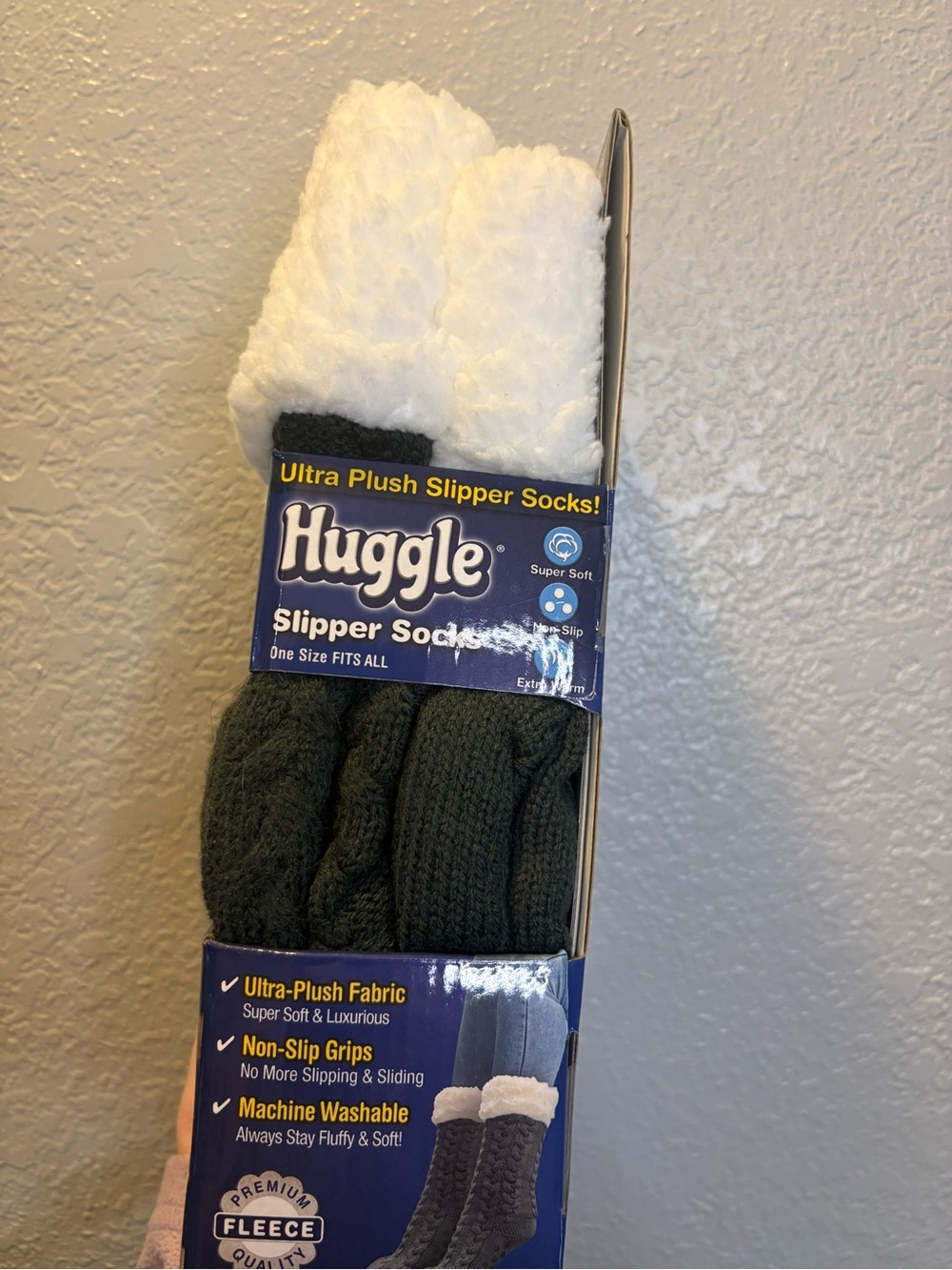 Huggle Slipper Socks - Picture 2 of 3
